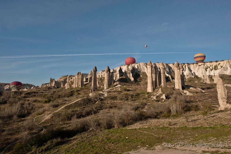 20100405_075337 D3.jpg - Ballooning in Cappadocia